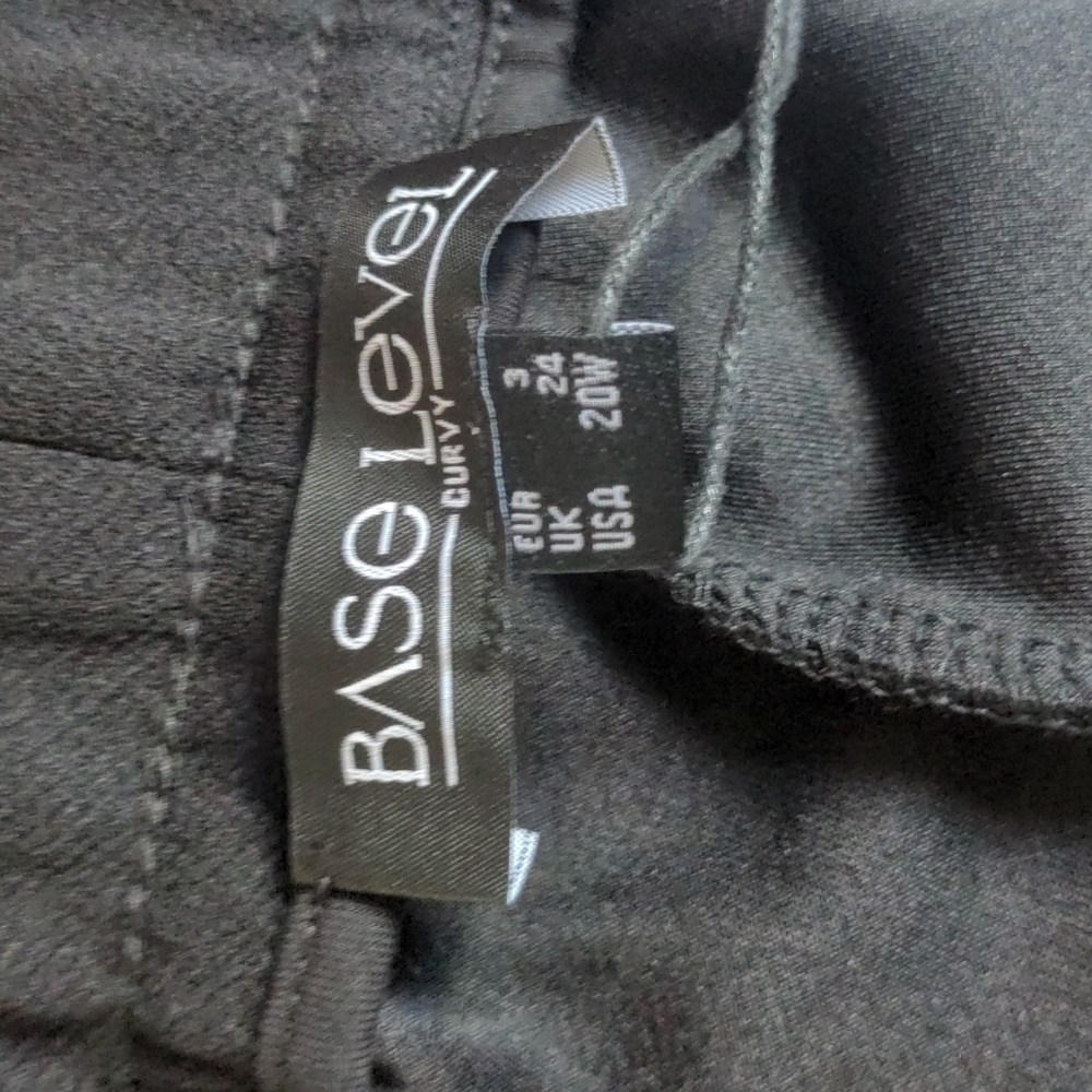 Base Level Curvy Arah Black Wide Leg Pants - Picture 7 of 12
